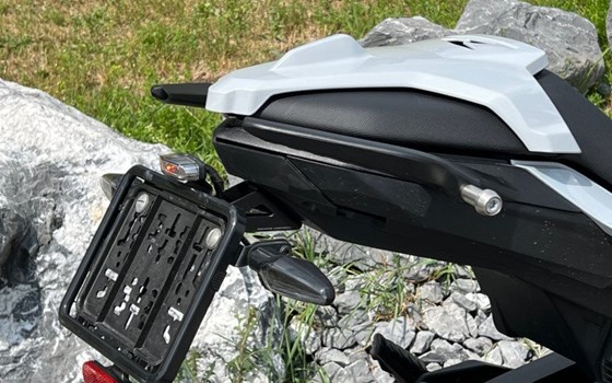 Motorrad Occasion BMW F 900 R - Bild 6