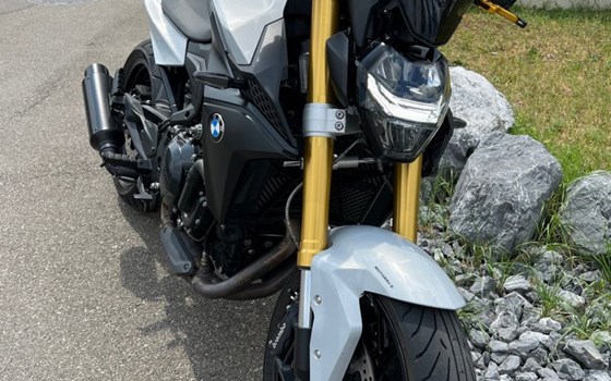 Motorrad Occasion BMW F 900 R - Bild 7