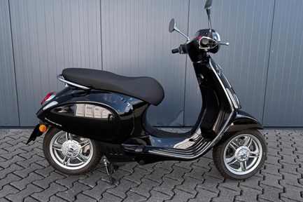 Vespa Primavera Elettrica 45