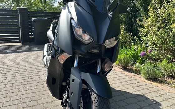 Gebrauchtmotorrad Yamaha XMAX 300 Tech MAX - Bild 1 Gebrauchtmotorrad Yamaha XMAX 300 Tech MAX - Bild 1