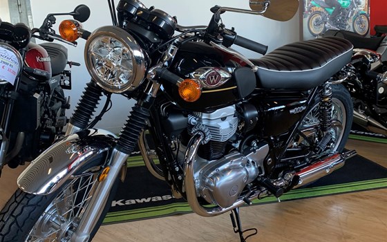 Neufahrzeug Kawasaki W800 - Bild 1 Neufahrzeug Kawasaki W800 - Bild 1