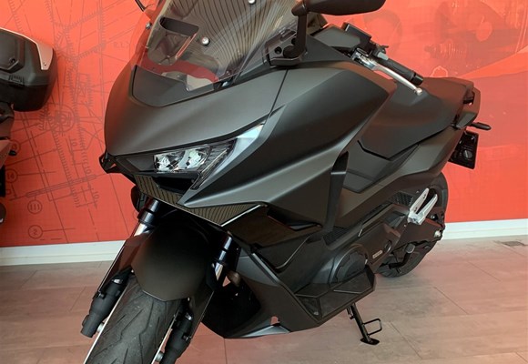 Honda Forza 750