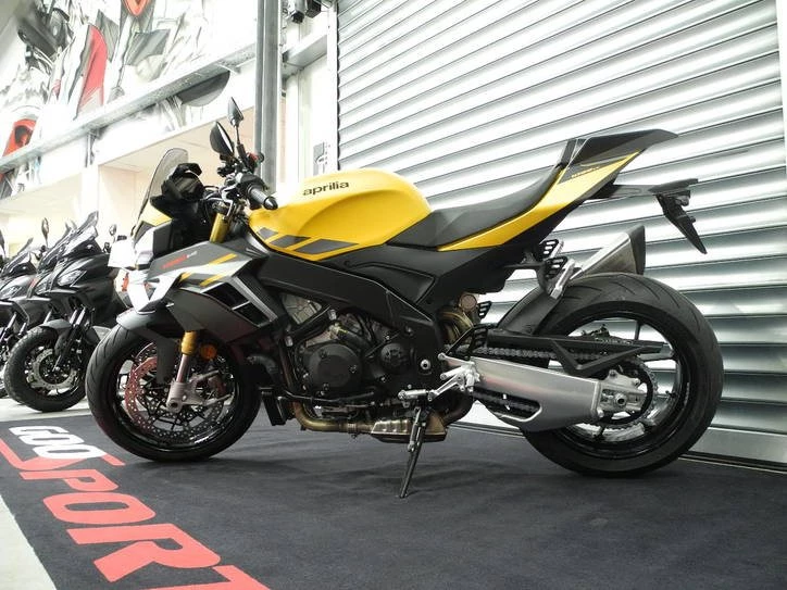Angebot Aprilia Tuono V4 1100 Bild 7: Angebot Aprilia Tuono V4 1100