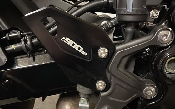Gebrauchtmotorrad Kawasaki Z900 RS - Bild 8 Gebrauchtmotorrad Kawasaki Z900 RS - Bild 8