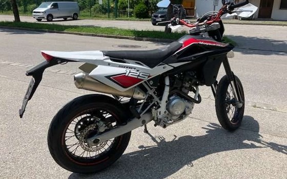 Gebrauchtmotorrad Husqvarna SM 125 - Bild 2