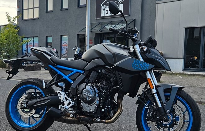Suzuki GSX-8S