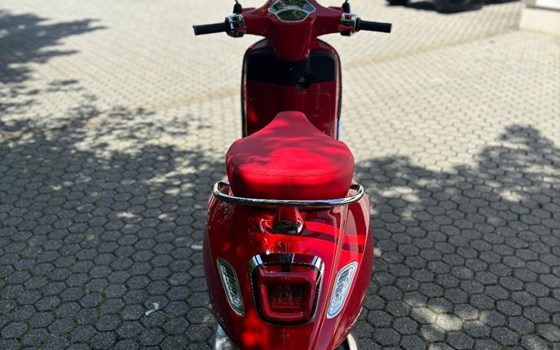 Neufahrzeug Vespa Primavera 125 RED - Bild 5