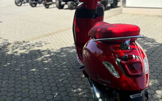 Neufahrzeug Vespa Primavera 125 RED - Bild 6
