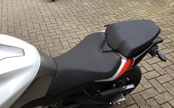 Neufahrzeug Aprilia Tuono 457 - Bild 12