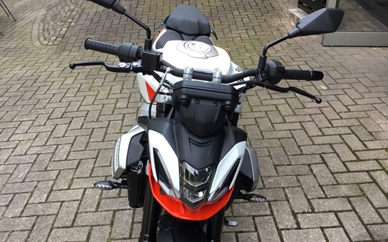 Neufahrzeug Aprilia Tuono 457 - Bild 14
