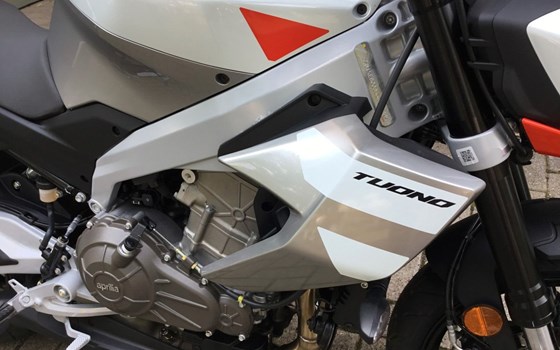Neufahrzeug Aprilia Tuono 457 - Bild 15