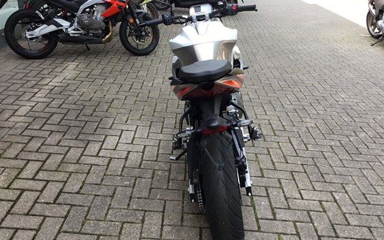 Neufahrzeug Aprilia Tuono 457 - Bild 4
