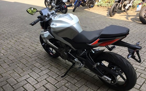 Neufahrzeug Aprilia Tuono 457 - Bild 5
