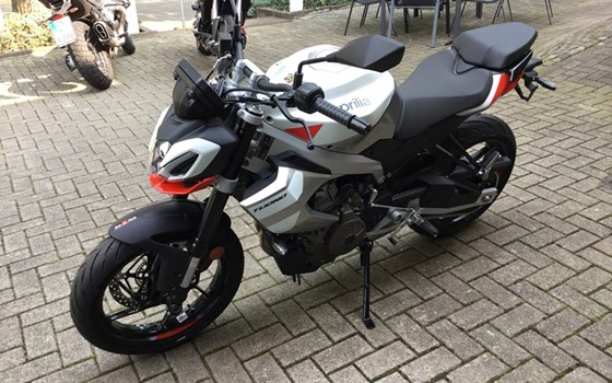 Neufahrzeug Aprilia Tuono 457 - Bild 6