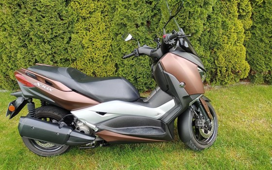 Gebrauchtmotorrad Yamaha XMAX 300 - Bild 1 Gebrauchtmotorrad Yamaha XMAX 300 - Bild 1