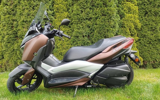 Gebrauchtmotorrad Yamaha XMAX 300 - Bild 2 Gebrauchtmotorrad Yamaha XMAX 300 - Bild 2