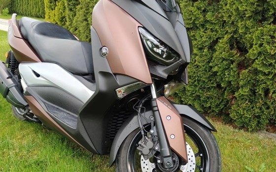 Gebrauchtmotorrad Yamaha XMAX 300 - Bild 3 Gebrauchtmotorrad Yamaha XMAX 300 - Bild 3