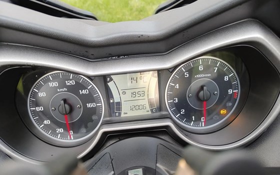 Gebrauchtmotorrad Yamaha XMAX 300 - Bild 6 Gebrauchtmotorrad Yamaha XMAX 300 - Bild 6