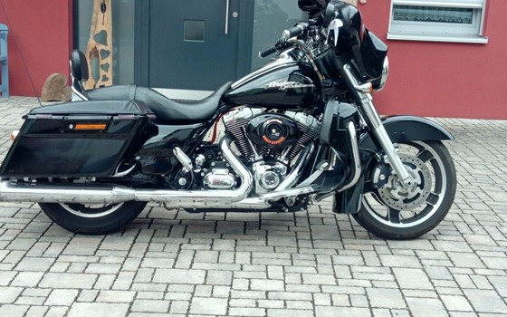 Gebrauchtmotorrad Harley-Davidson Street Glide FLHX - Bild 4