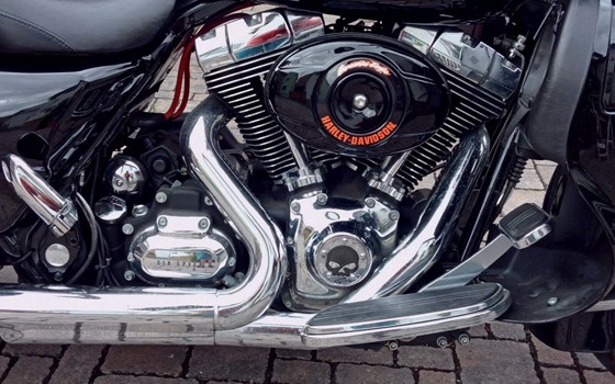 Gebrauchtmotorrad Harley-Davidson Street Glide FLHX - Bild 5