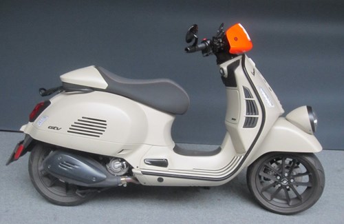 Gebrauchtmotorrad Vespa GTV 300