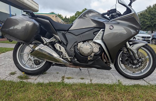 Gebrauchtmotorrad Honda VFR 1200 F