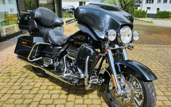 Gebrauchtmotorrad Harley-Davidson CVO FLHTCUSE Ultra Classic Electra Glide - Bild 1