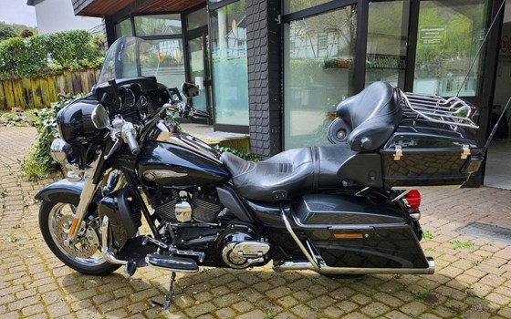 Gebrauchtmotorrad Harley-Davidson CVO FLHTCUSE Ultra Classic Electra Glide - Bild 2