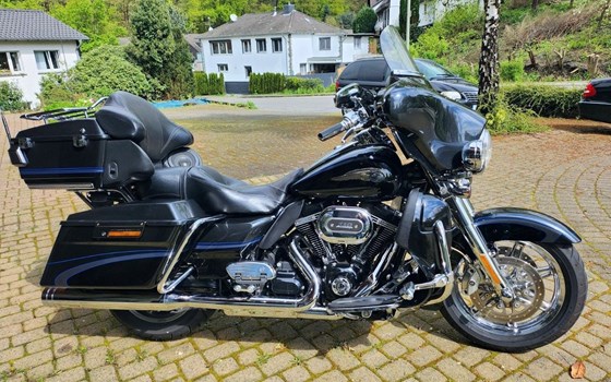 Gebrauchtmotorrad Harley-Davidson CVO FLHTCUSE Ultra Classic Electra Glide - Bild 6
