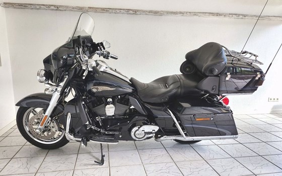 Gebrauchtmotorrad Harley-Davidson CVO FLHTCUSE Ultra Classic Electra Glide - Bild 8