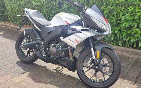 Gebrauchtmotorrad Aprilia Tuono 125 - Bild 4