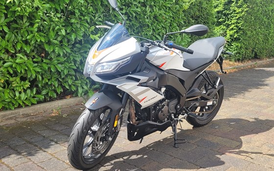 Gebrauchtmotorrad Aprilia Tuono 125 - Bild 1