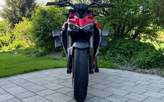 Gebrauchtmotorrad Ducati Streetfighter V2 - Bild 2 Gebrauchtmotorrad Ducati Streetfighter V2 - Bild 2
