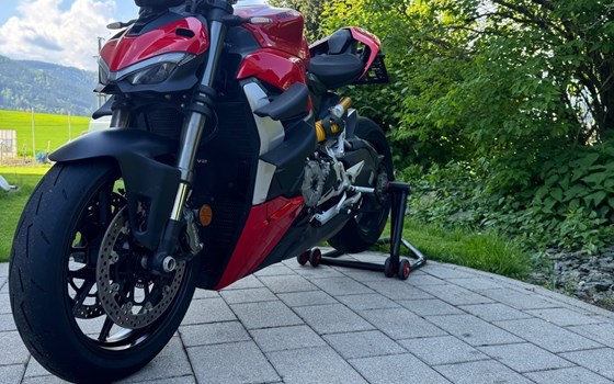 Gebrauchtmotorrad Ducati Streetfighter V2 - Bild 3 Gebrauchtmotorrad Ducati Streetfighter V2 - Bild 3