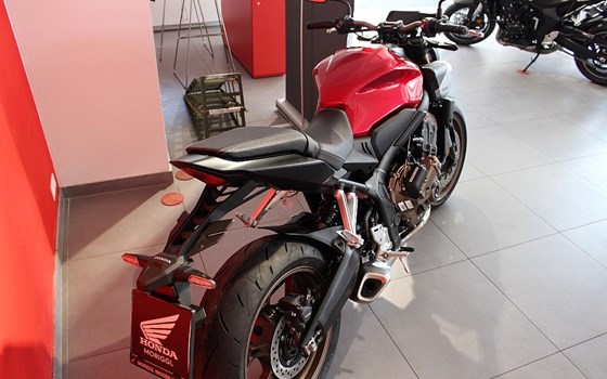 Neufahrzeug Honda CB650R E-Clutch - Bild 4