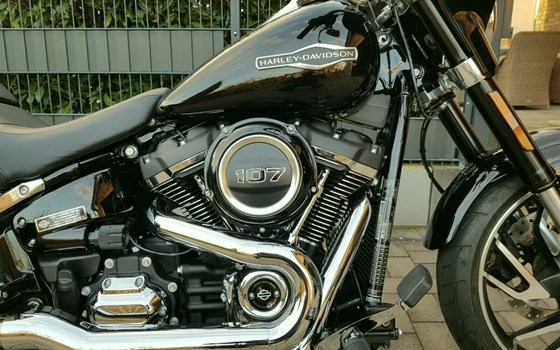 Gebrauchtmotorrad Harley-Davidson Softail Sport Glide FLSB - Bild 10