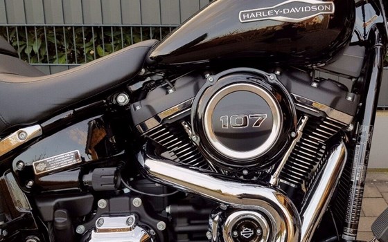 Gebrauchtmotorrad Harley-Davidson Softail Sport Glide FLSB - Bild 11