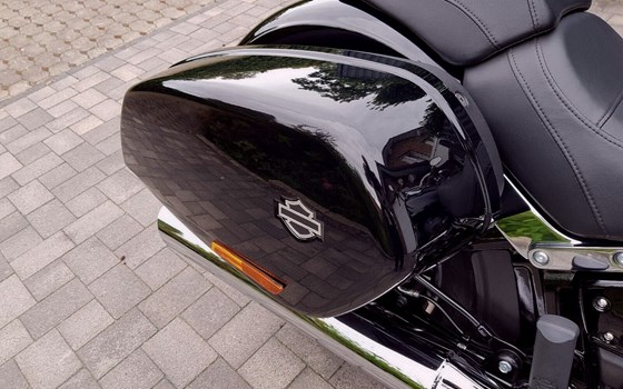 Gebrauchtmotorrad Harley-Davidson Softail Sport Glide FLSB - Bild 14