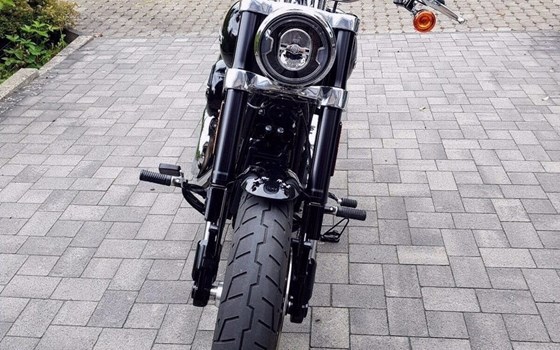 Gebrauchtmotorrad Harley-Davidson Softail Sport Glide FLSB - Bild 4