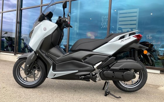 Neufahrzeug Yamaha XMAX 125 Tech MAX+ - Bild 8 Neufahrzeug Yamaha XMAX 125 Tech MAX+ - Bild 8