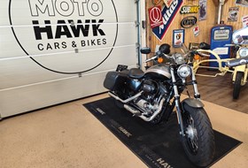 Harley-Davidson Sportster XL 1200C Custom