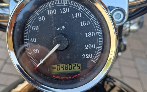 Gebrauchtmotorrad Harley-Davidson Sportster XL 1200C Custom - Bild 1 Gebrauchtmotorrad Harley-Davidson Sportster XL 1200C Custom - Bild 1