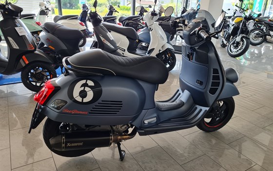 Gebrauchtmotorrad Vespa GTV 300 Special Edition Sei Giorni Euro4 - Bild 2 Gebrauchtmotorrad Vespa GTV 300 Special Edition Sei Giorni Euro4 - Bild 2