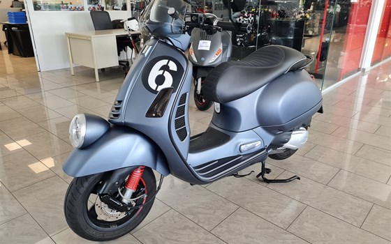 Gebrauchtmotorrad Vespa GTV 300 Special Edition Sei Giorni Euro4 - Bild 3 Gebrauchtmotorrad Vespa GTV 300 Special Edition Sei Giorni Euro4 - Bild 3