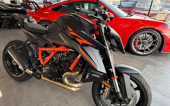 Gebrauchtmotorrad KTM 1390 Super Duke R - Bild 4 Gebrauchtmotorrad KTM 1390 Super Duke R - Bild 4