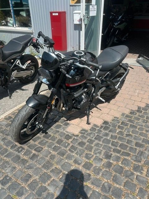 Triumph Trident 660