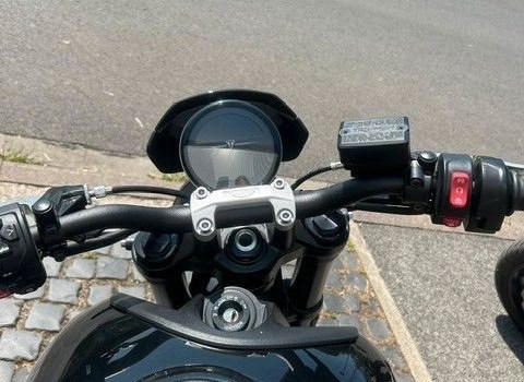 Gebrauchtmotorrad Triumph Trident 660 - Bild 5