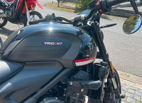 Gebrauchtmotorrad Triumph Trident 660 - Bild 6