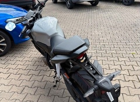 Neufahrzeug Honda CB650R E-Clutch - Bild 11