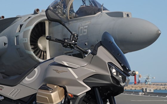 Neufahrzeug Moto Guzzi V100 Mandello Aviazione Navale - Bild 11